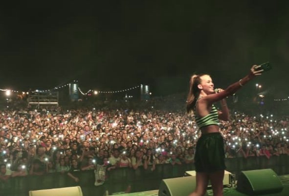 אנה זק זמרת הופעה פסטיבל דרום עולה 2018. צילום: סיוון מטודי