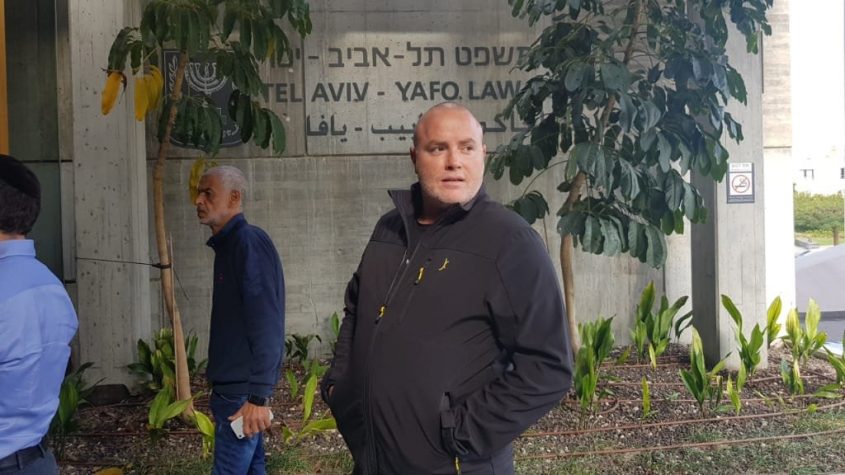 רועי רביב בפתח בית המשפט המחוזי בתל אביב