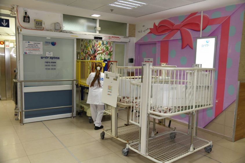 העברת מחלקת הילדים בבית החולים ברזילי. צילום: דוד אביעוז, דוברות ברזילי