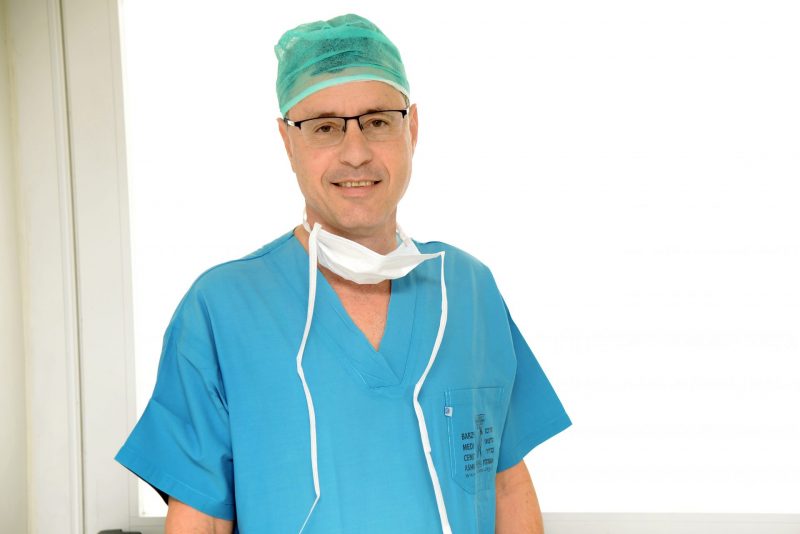 פרופ' עופר גמר - מנהל היחידה לכירורגיה, אנדוסקופיה וגניקולוגית במרכז הרפואי ברזילי. צילום: דוד אבי עוז, צילום רפואי ברזילי