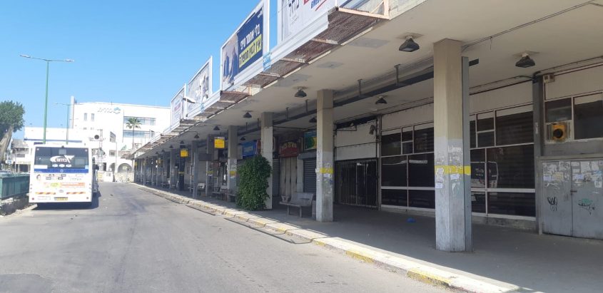 התחנה המרכזית באשקלון שוממה. צילום: אלירם משה