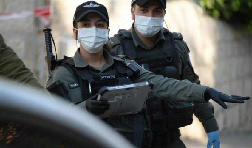 שוטרי משטרת ישראל אוכפים סגר. צילום: דוברות המשטרה