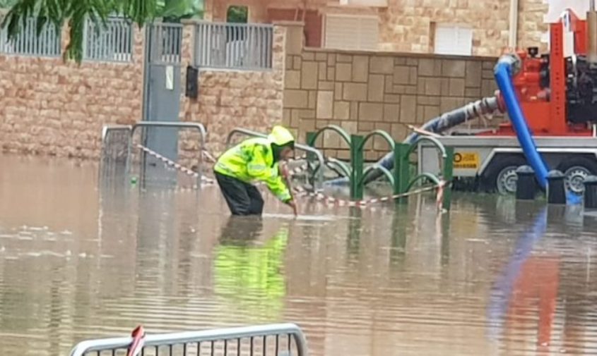 הצפה ברחוב הנמר. צילום: ראובן ג'מיל, גור אלקטרוניקה