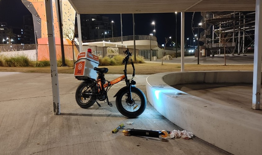 הקורקינט של הילד בחוף דלילה. צילום: איחוד הצלה