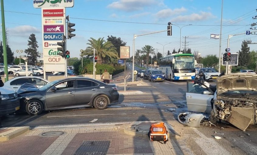 זירת התאונה ליד קניון חוצות. צילום: דוברות איחוד הצלה