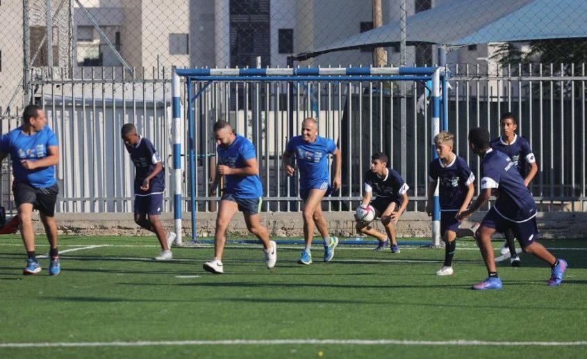 טורניר כדורגל תלמידים נגד שוטרים. צילום: אלדד עובדיה