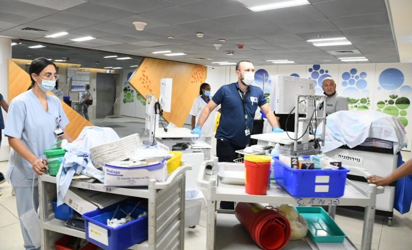 מחלקות בית החולים חוזרות למשכנן בשגרה. צילום: צילום רפואי / דוברות ברזילי