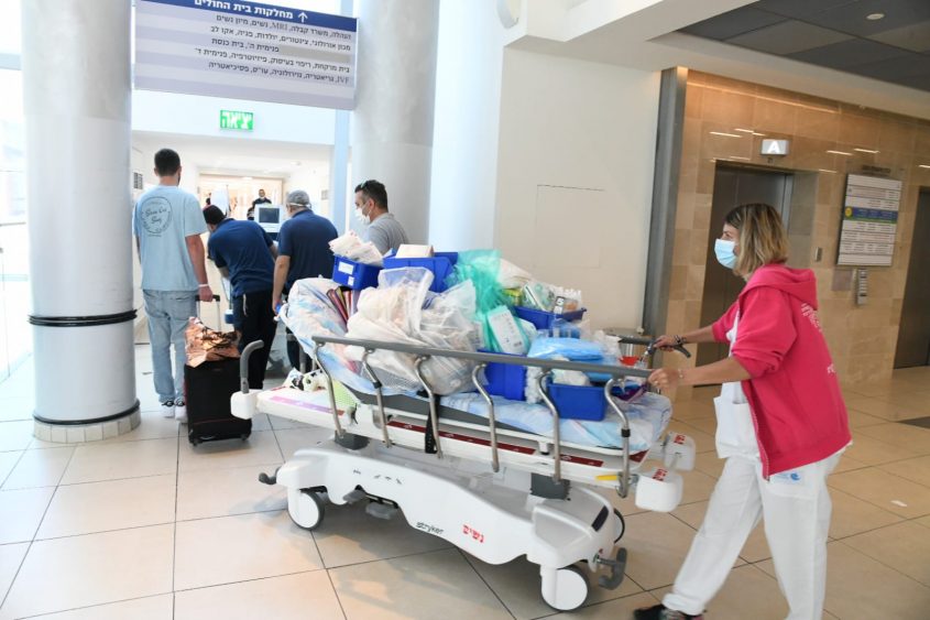 מחלקות בית החולים חוזרות למשכנן בשגרה. צילום: צילום רפואי / דוברות ברזילי