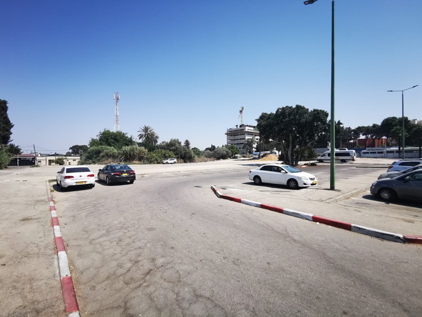 חניון מגדל