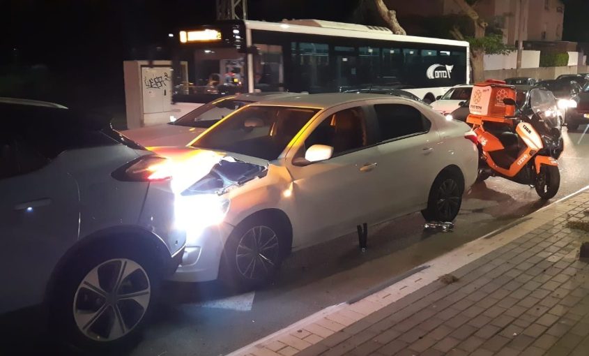 זירת התאונה ברחוב אנה פרנק. צילום: דוברות איחוד הצלה