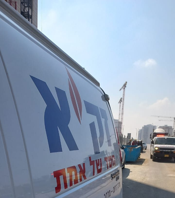 מתנדבי זק"א במקום