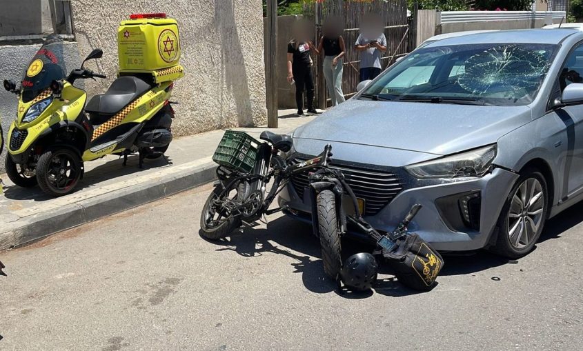 זירת התאונה ברחוב האר"י. צילום: בן טטרו, תיעוד מבצעי מד"א