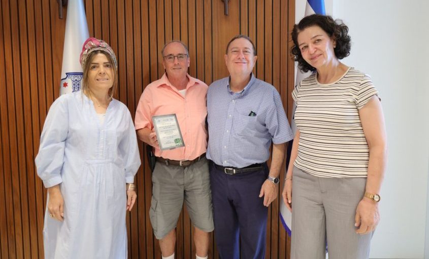 מגיני הוקרה לעמותות באשקלון. צילום: אלדד עובדיה