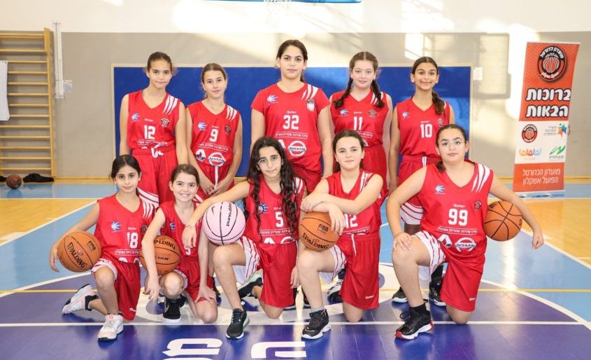 קבוצת הנערות בהפועל אשקלון כדורסל. צילום: דיגישארק