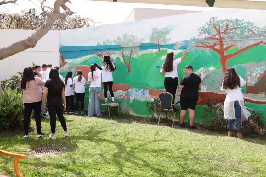תלמידי אשקלון ביום המעשים הטובים. צילום: אלדד עובדיה