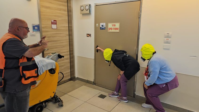 תרגיל כיבוי אש בביה"ח ברזילי. צילום: דוברת המרכז הרפואי ברזילי