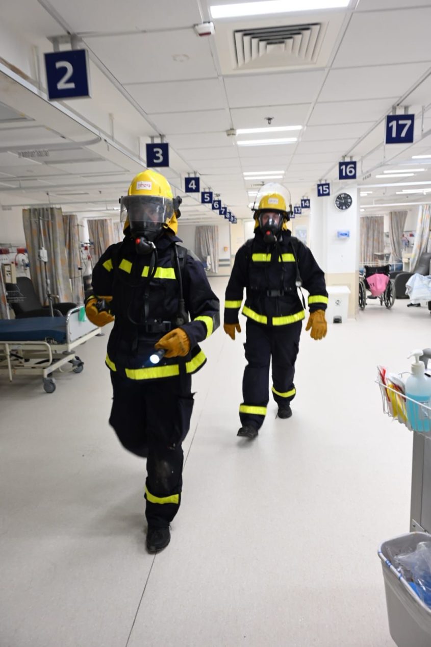 תרגיל כיבוי אש בביה"ח ברזילי. צילום: דוברת המרכז הרפואי ברזילי