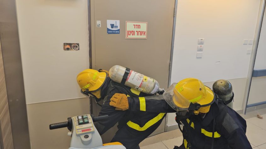 תרגיל כיבוי אש בביה"ח ברזילי. צילום: דוברת המרכז הרפואי ברזילי