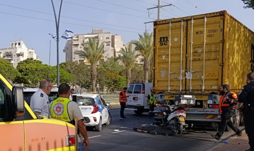 זירת התאונה בשד' יצחק רבין. צילום: תיעוד מבצעי מד"א