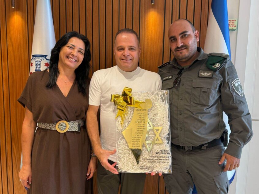 מפגש עם הנהלת יד לבנים. צילום: דוברות עיריית אשקלון
