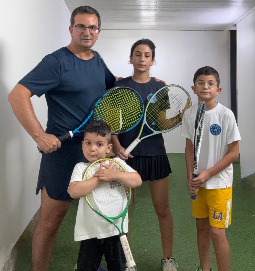 משפחת כחלון, מרכז הטניס והחינוך אשקלון