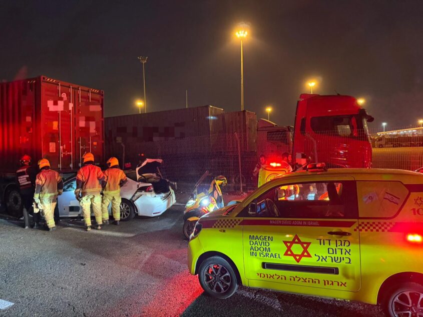 זירת התאונה באשדוד. צילום: מד"א