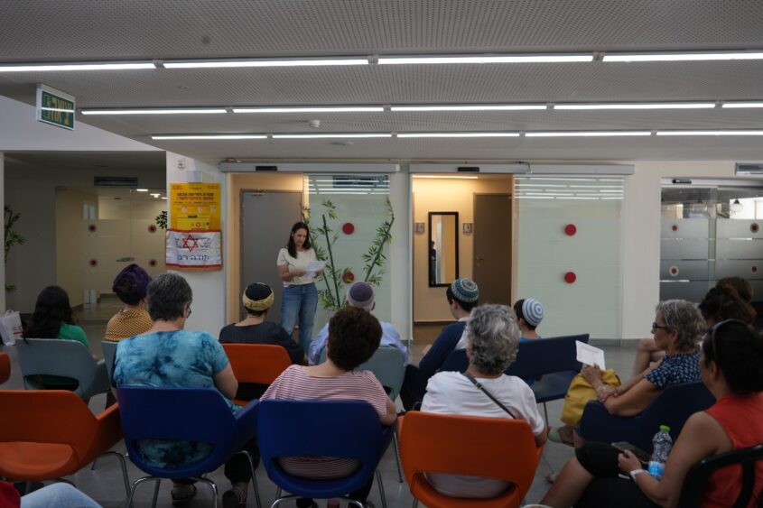 עמדת דפיברילטור לזכרה של נעמי דגני. צילום: דוברות מד"א