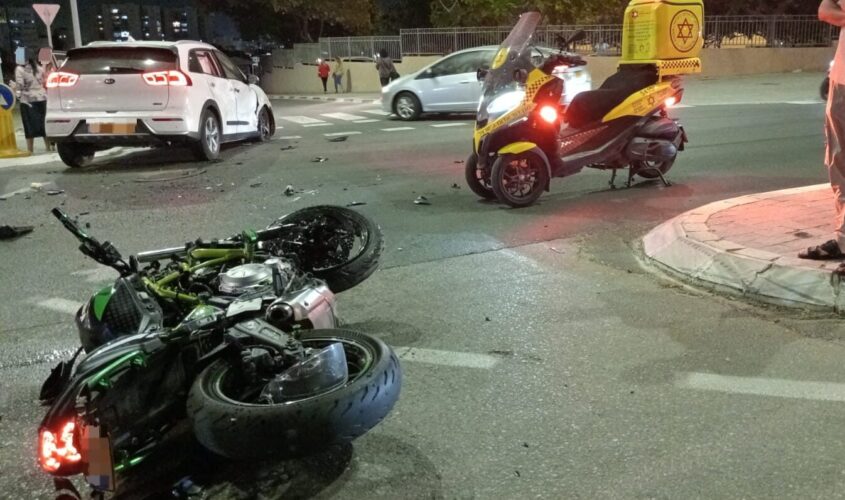 זירת התאונה ברחוב יצחק בן צבי. צילום: מד"א