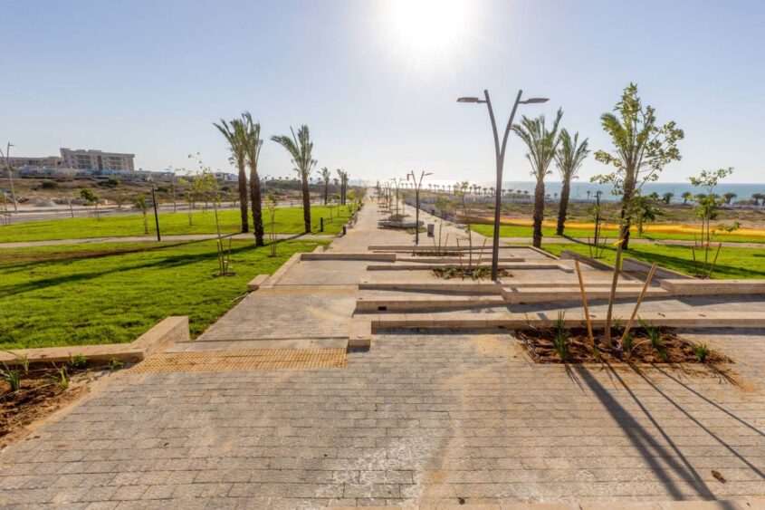 הנוף מפארק משחקים בעיר ימים. צילום: סיון מטודי