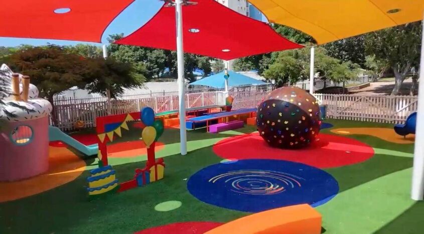מתחם ימי הולדת בשכונת שמשון. צילום: אשר דיין