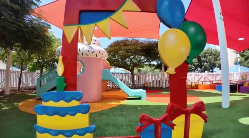 מתחם ימי הולדת בשכונת שמשון. צילום: אשר דיין