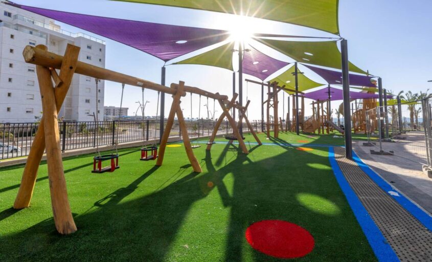 פארק משחקים בעיר ימים. צילום: סיון מטודי