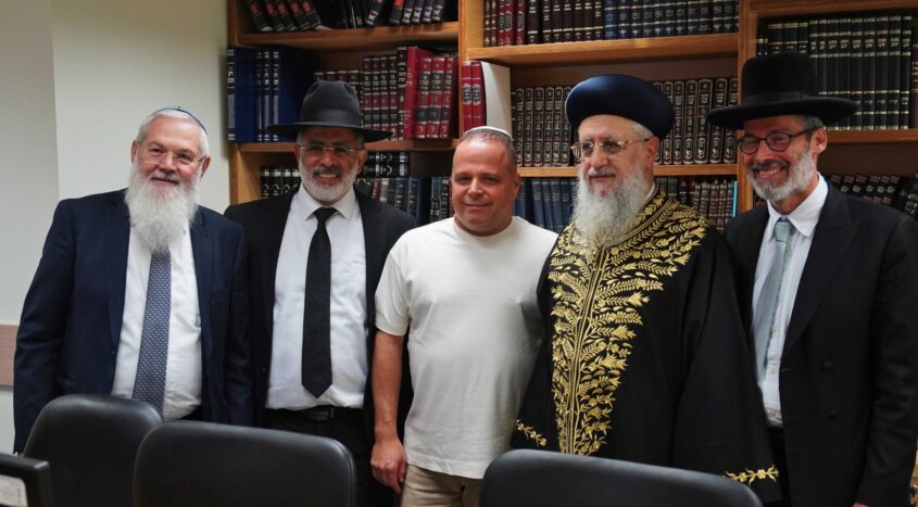 מרן הראשון לציון. צילום: דוברות עיריית אשקלון - אחי נתן, יוסי לחיאני