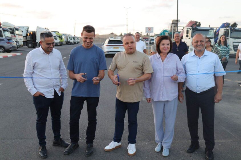 חניון רכב כבד. צילום: אלדד עובדיה