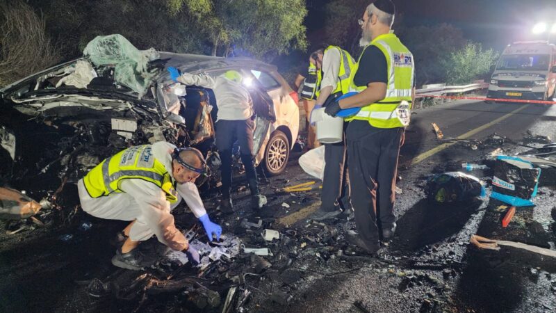 זירת התאונה ליד בני דרום. צילום: זק"א