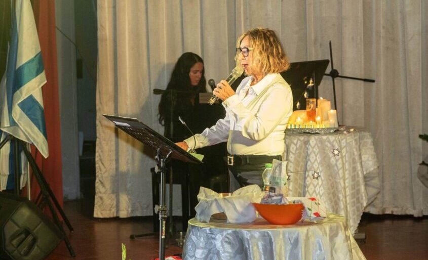 ערב הקראת מונולוגים. צילום: סיון מטודי