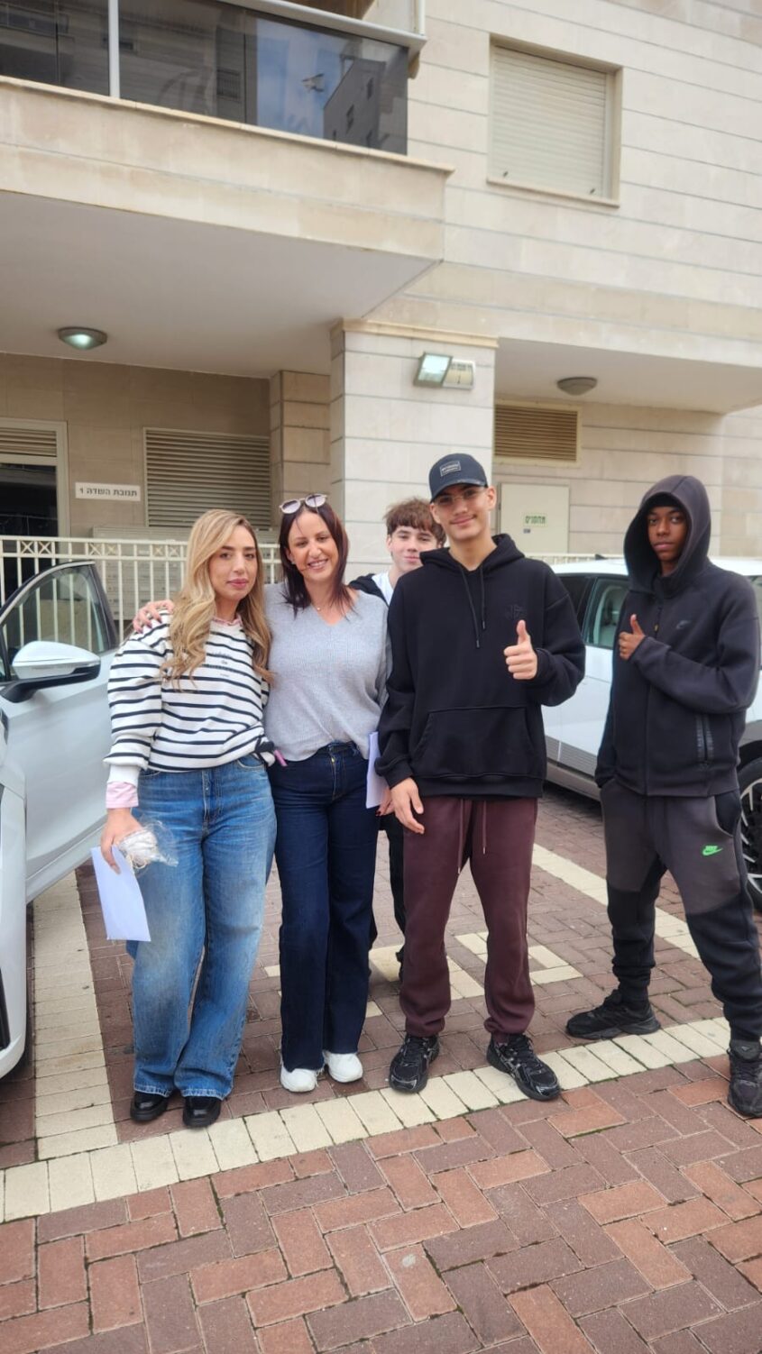 מפגש במיזם 'לאורם של גיבורים'