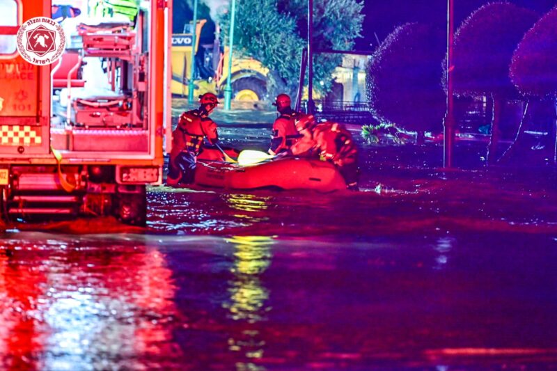 חילוץ בבית שקמה. צילום: כב"ה