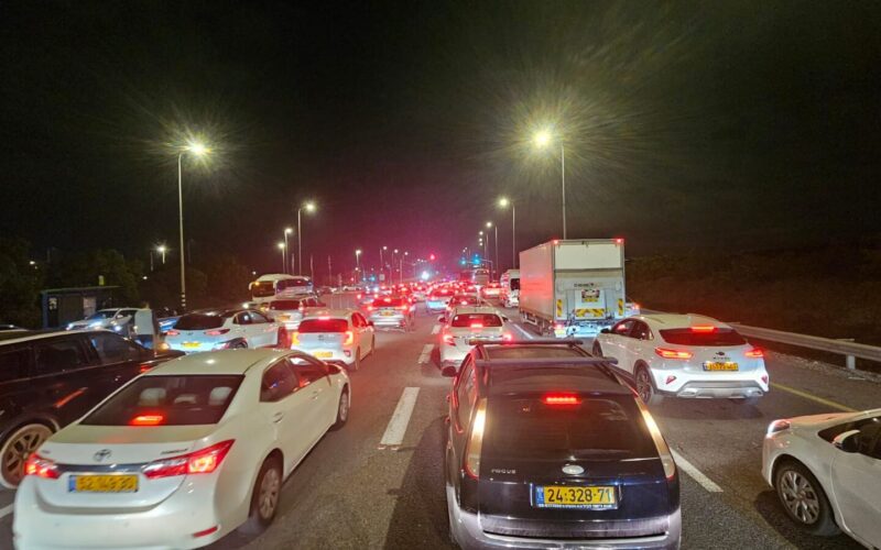 עומסי תנועה ליד אשקלון. צילום: אבירן פרין