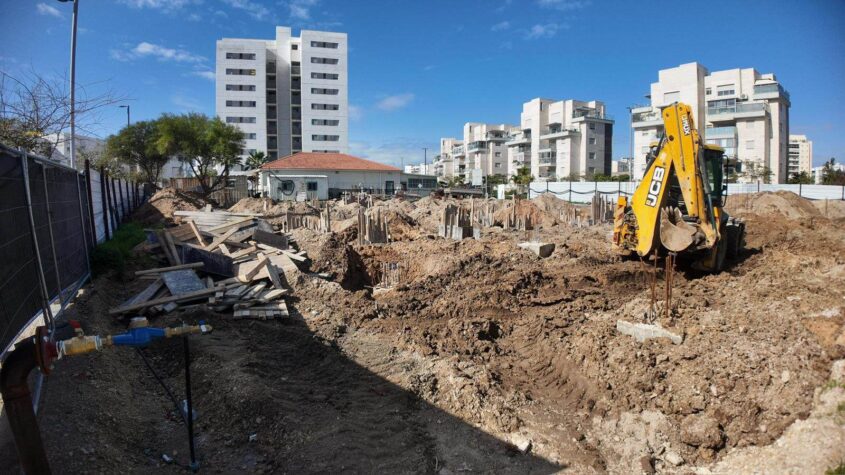 עבודות להקמת מרכז יום ללקויי ראייה. צילום: אלדד עובדיה