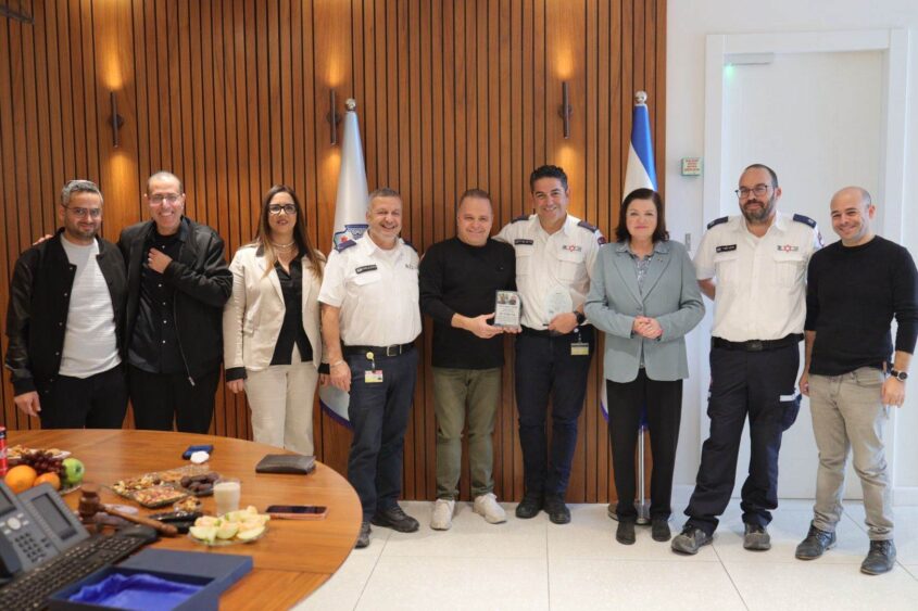 הנהלת העירייה נפרדת מחיים קרדי. צילום: אלדד עובדיה