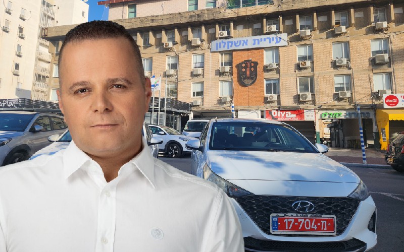 ניידות מחוץ לעירייה. תומר גלאם. צילום: אלעד מלכה