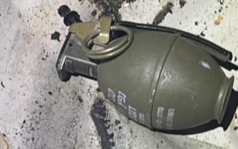 הרימון שנתפס ברכב. צילום: דוברות המשטרה