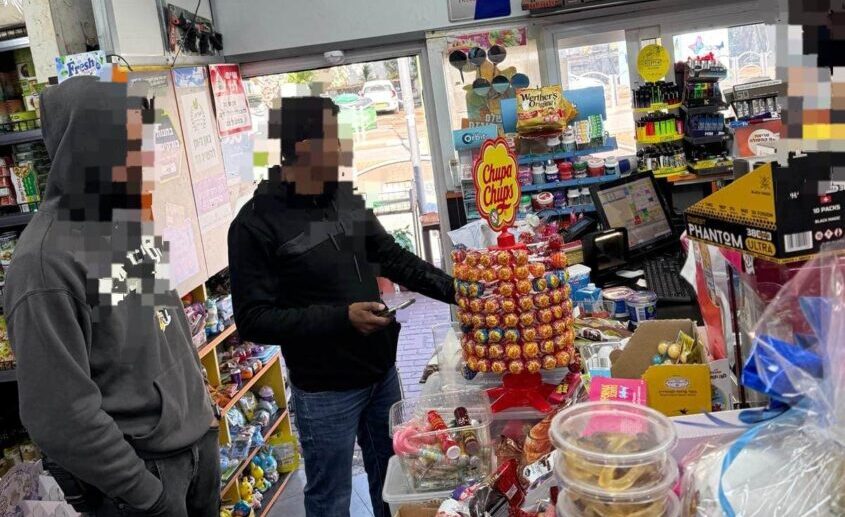 מבצע אכיפה נגד מכירת נפצים. צילום: דוברות עיריית אשקלון