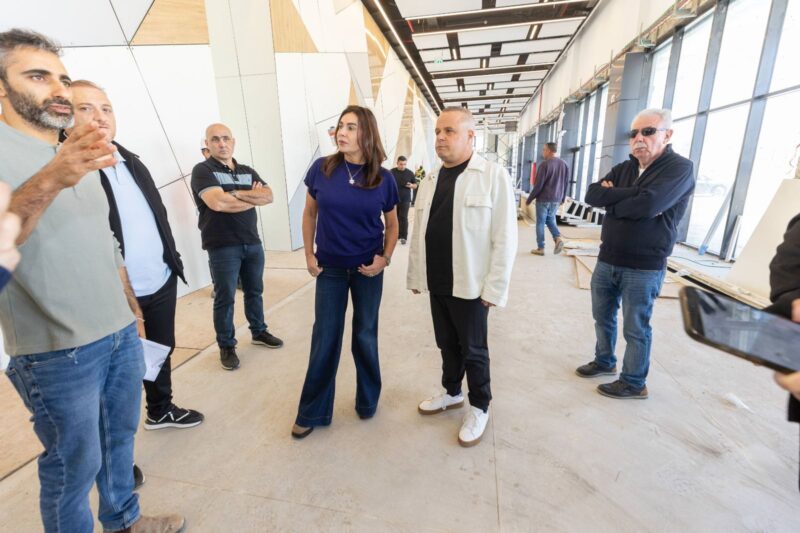 השרה רגב בתחנה המרכזית החדשה. צילום: סיון מטודי