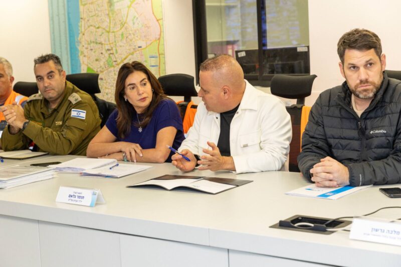 השרה רגב בהערכת מצב. צילום: סיון מטודי