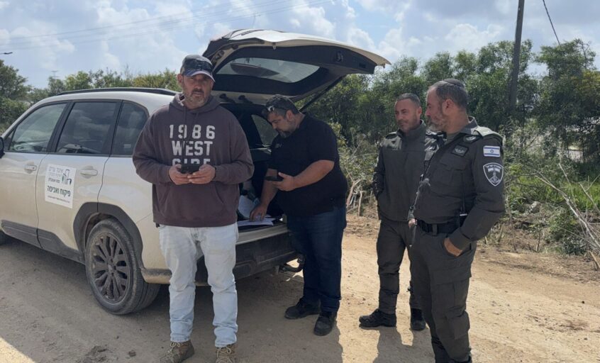 אכיפת פסולת בנייה בשפיר. צילום: דוברות המועצה האזורית שפיר