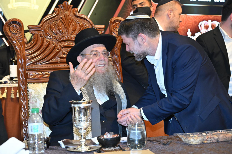 שר האוצר בצלאל סמוטריץ' והרב יצחק ברדא. צילום: חיים ביתן