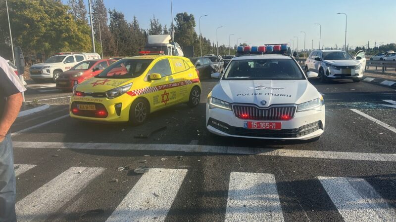 זירת התאונה בצומת ניצנים. צילום: מד"א