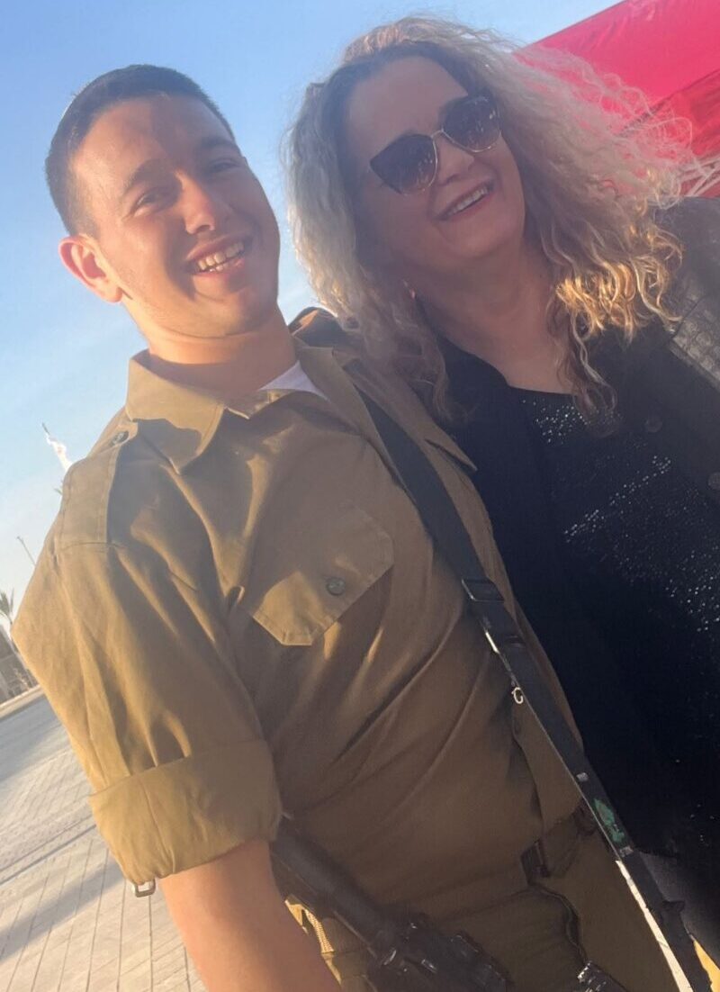 האם גלית עם בנה דוד ז"ל